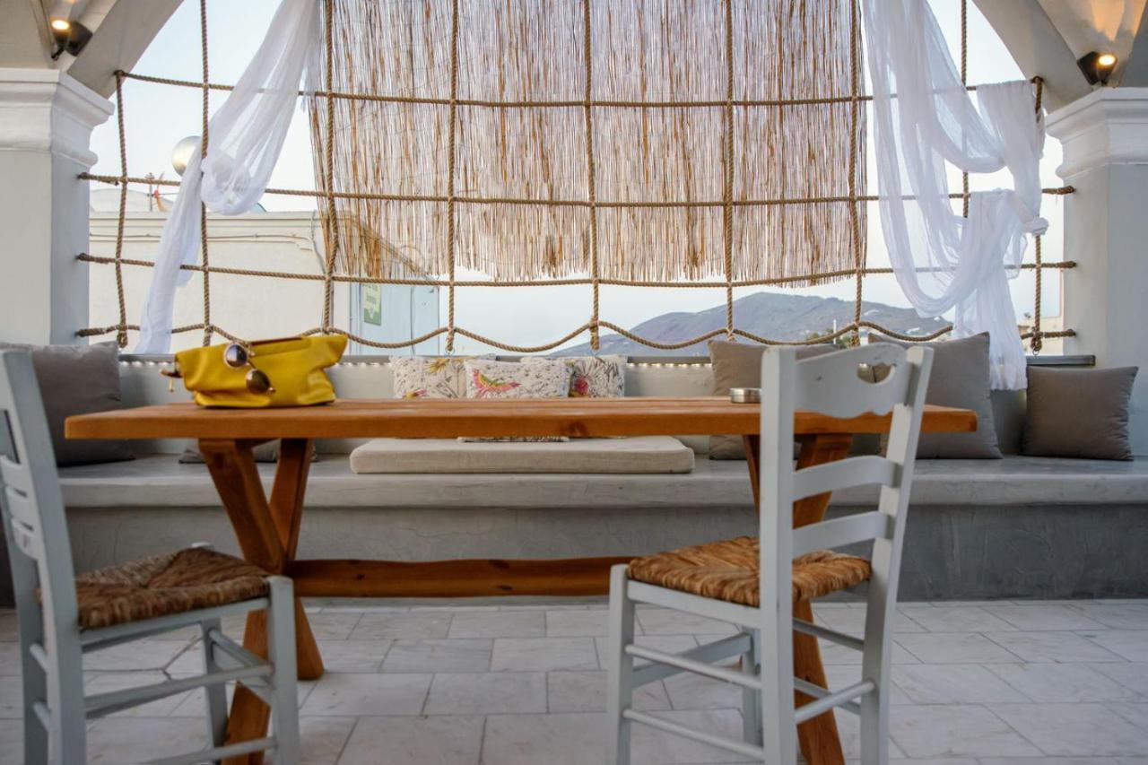 Central Hostel Oia Hostal